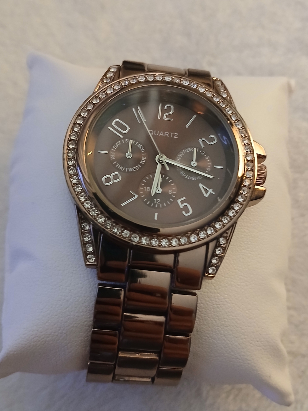 Avon Quartz Rose Gold Crystal Accent Women's Watch - NWOT & NEW BATTERY!